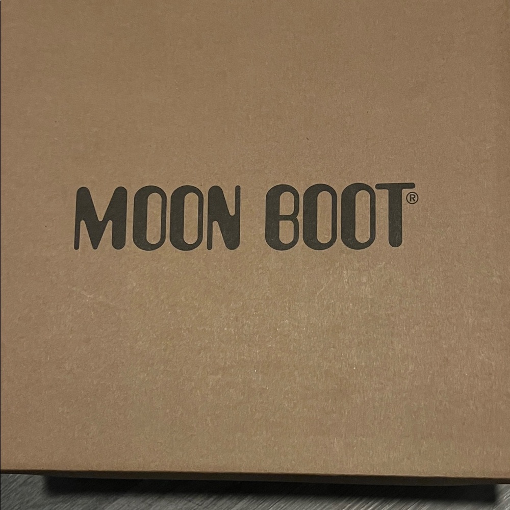 Moon boots baby girl pink and white boots for the snow